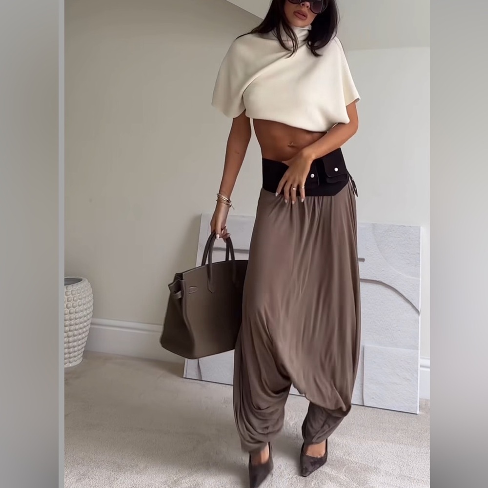 Elegant Brown flowy pants